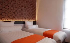 Front One Boutique Tugu Muda Hotel