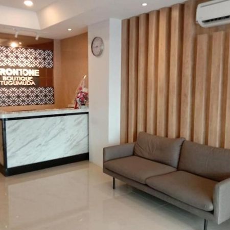 Front One Boutique Tugu Muda Semarang Hotel Bagian luar foto