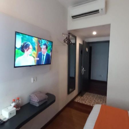 Front One Boutique Tugu Muda Semarang Hotel Bagian luar foto