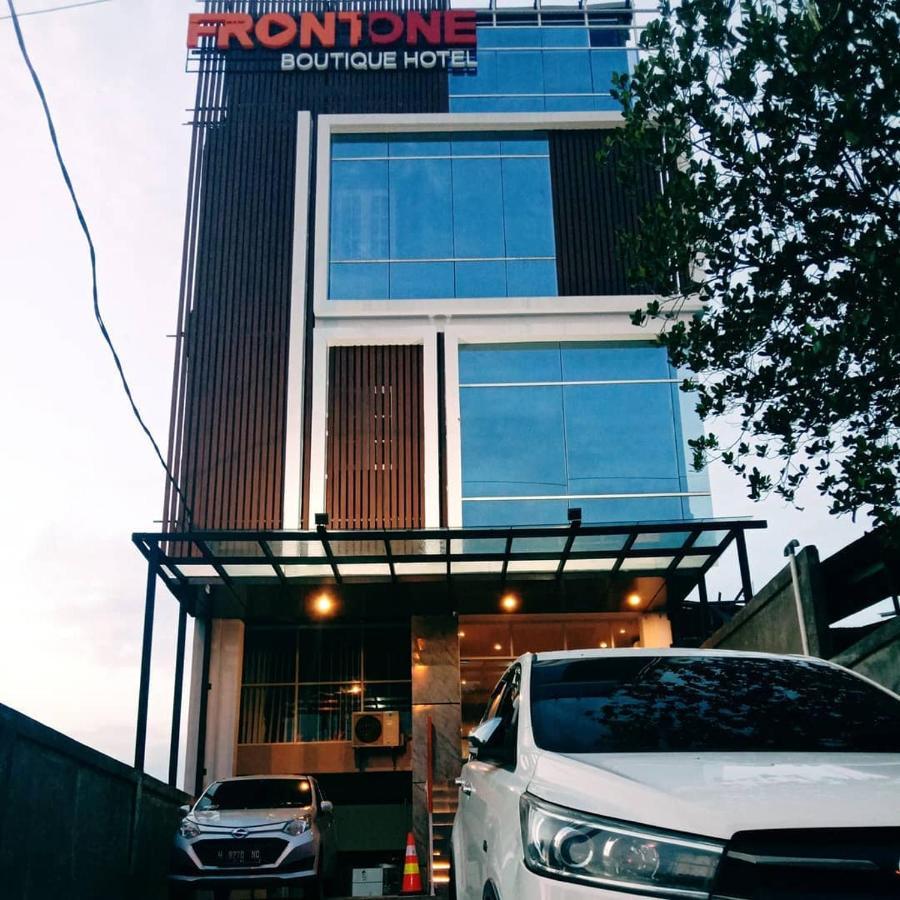 Front One Boutique Tugu Muda Semarang Hotel Bagian luar foto