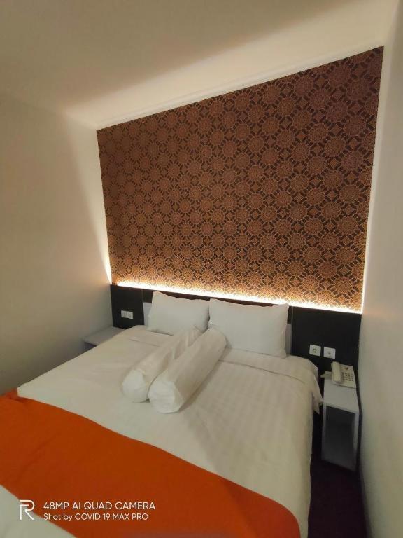 Front One Boutique Tugu Muda Semarang Hotel Bagian luar foto
