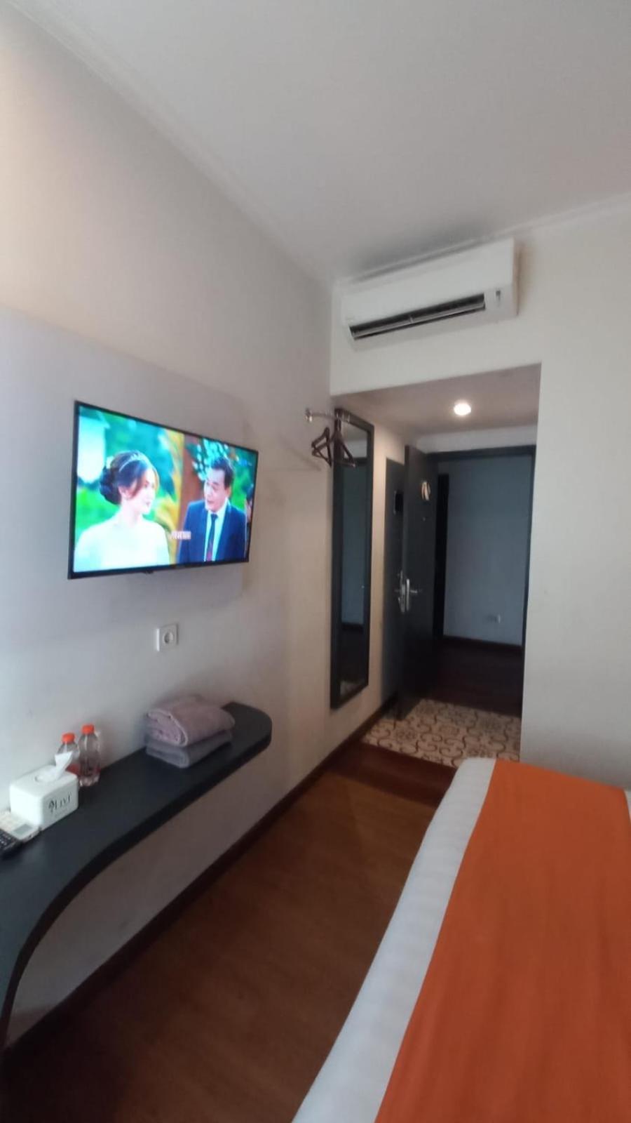 Front One Boutique Tugu Muda Semarang Hotel Bagian luar foto